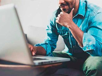 equipo de atención al cliente resolviendo dudas